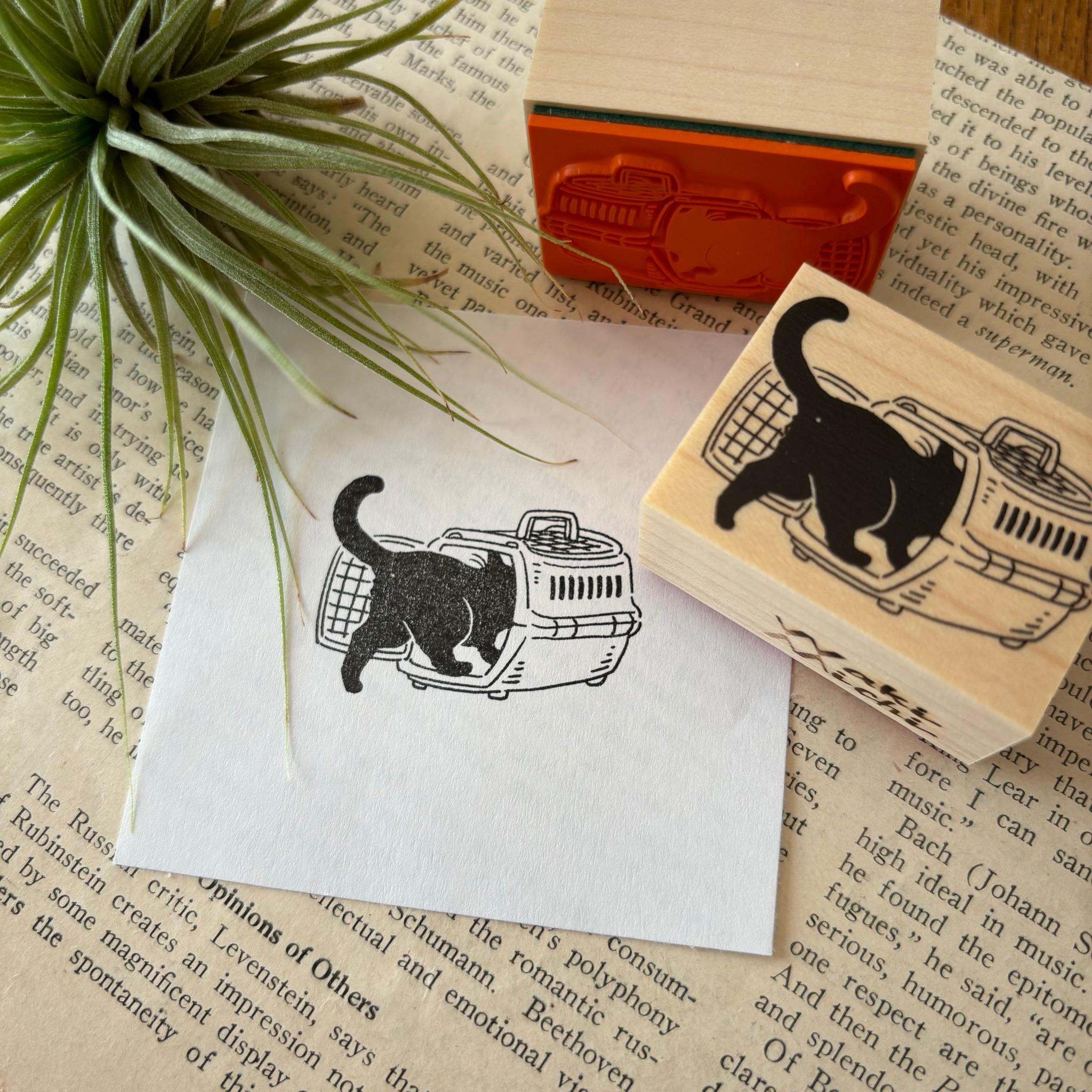 【ラバースタンプ】　キャリーバッグIN黒猫はんこ1枚目の画像