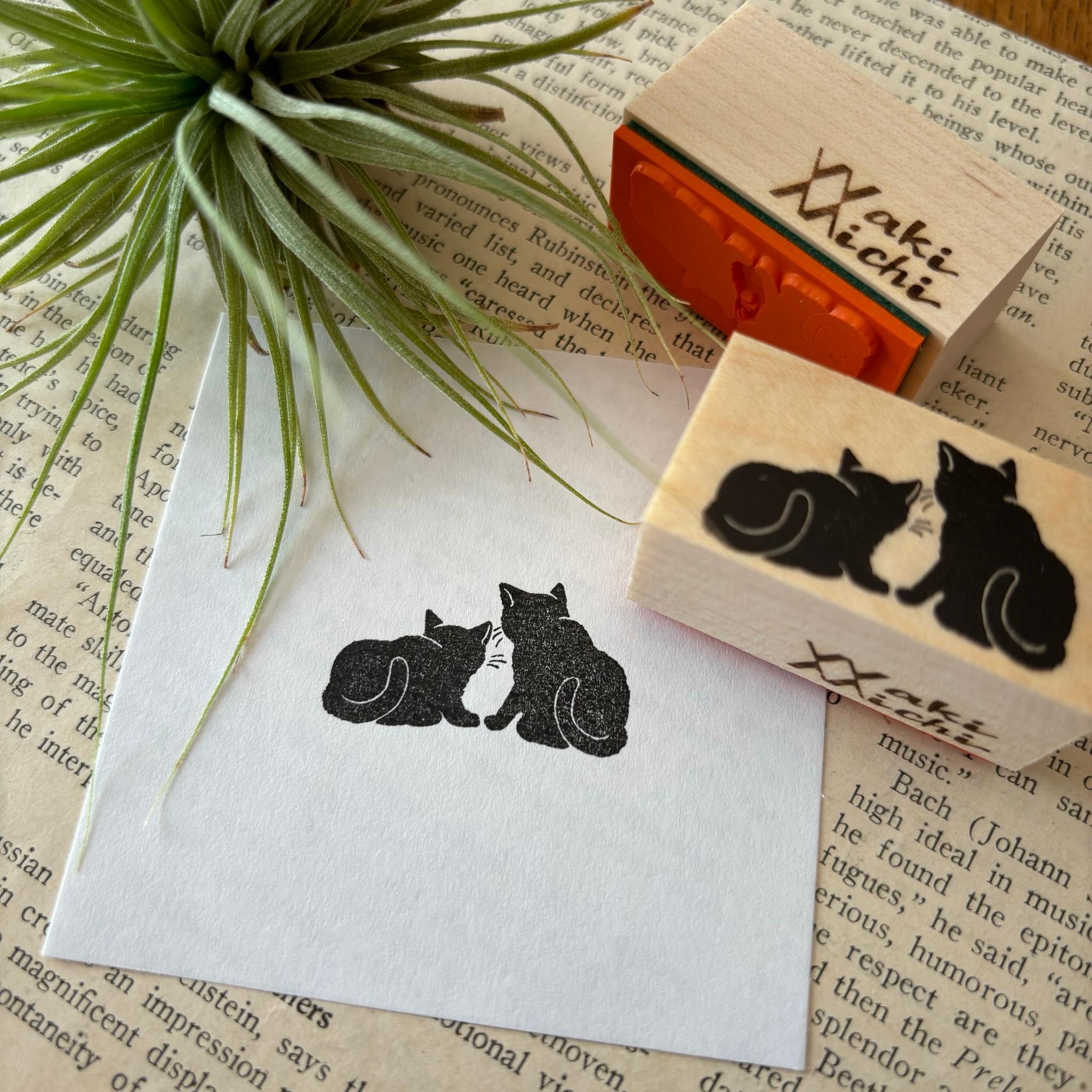 【ラバースタンプ】　何か見つけた黒猫はんこ1枚目の画像